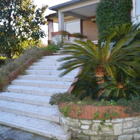 B&B Tra Mare E Marmo Marina Di Carrara Exterior foto