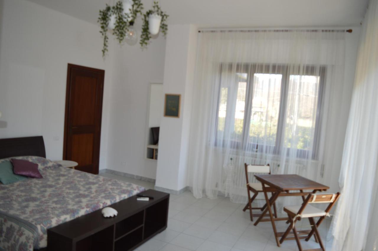 B&B Tra Mare E Marmo Marina Di Carrara Exterior foto