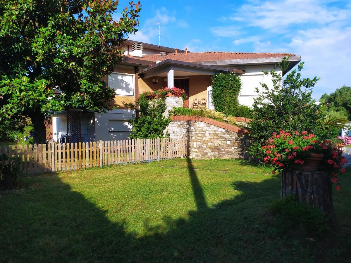 B&B Tra Mare E Marmo Marina Di Carrara Exterior foto