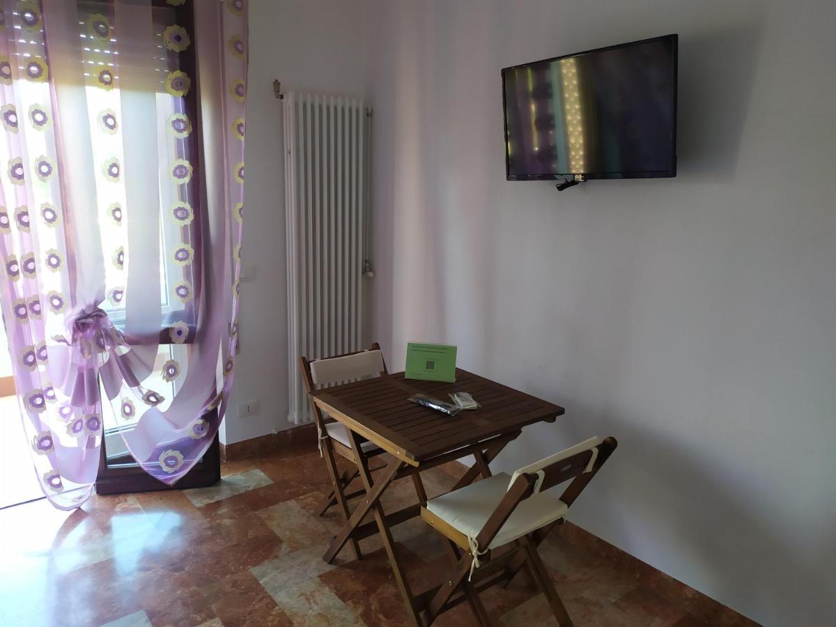 B&B Tra Mare E Marmo Marina Di Carrara Exterior foto