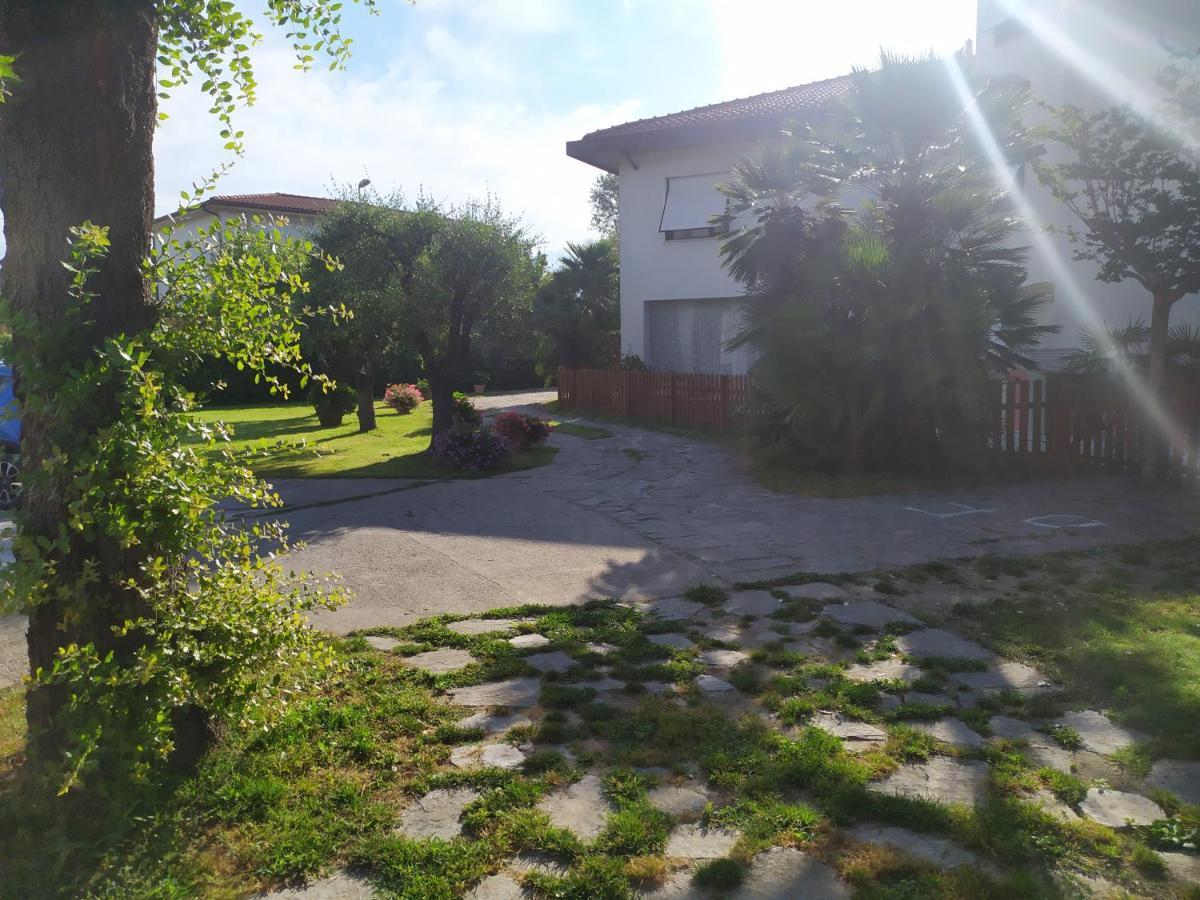 B&B Tra Mare E Marmo Marina Di Carrara Exterior foto