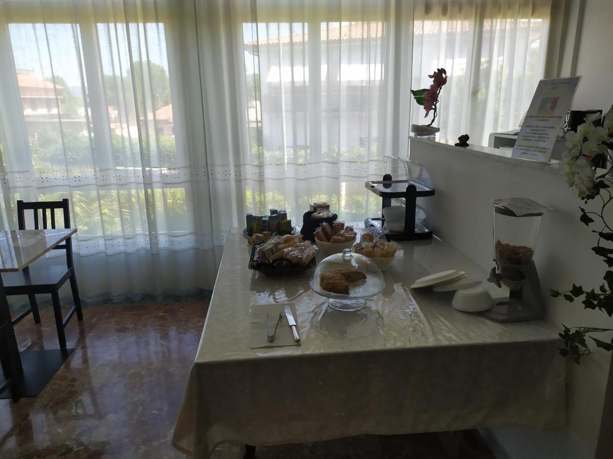 B&B Tra Mare E Marmo Marina Di Carrara Exterior foto