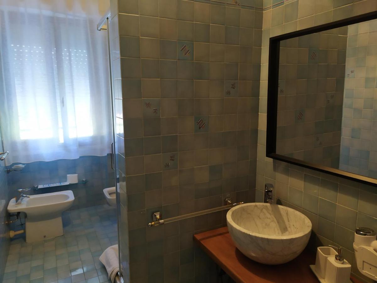 B&B Tra Mare E Marmo Marina Di Carrara Exterior foto